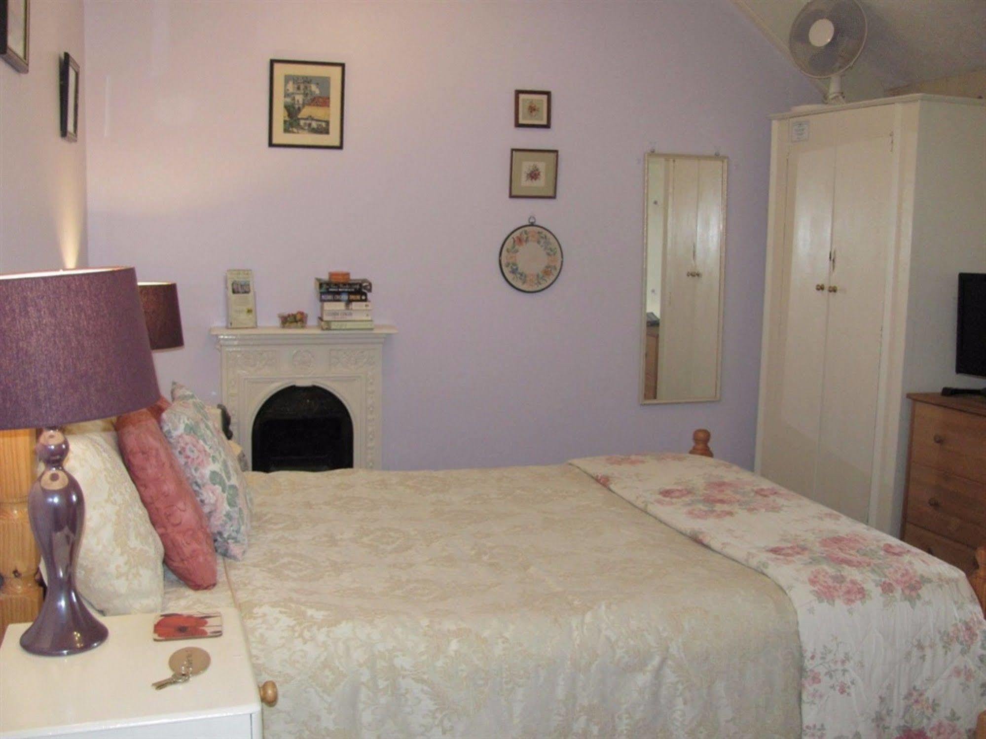 Penrose Bed & Breakfast Lostwithiel Bagian luar foto