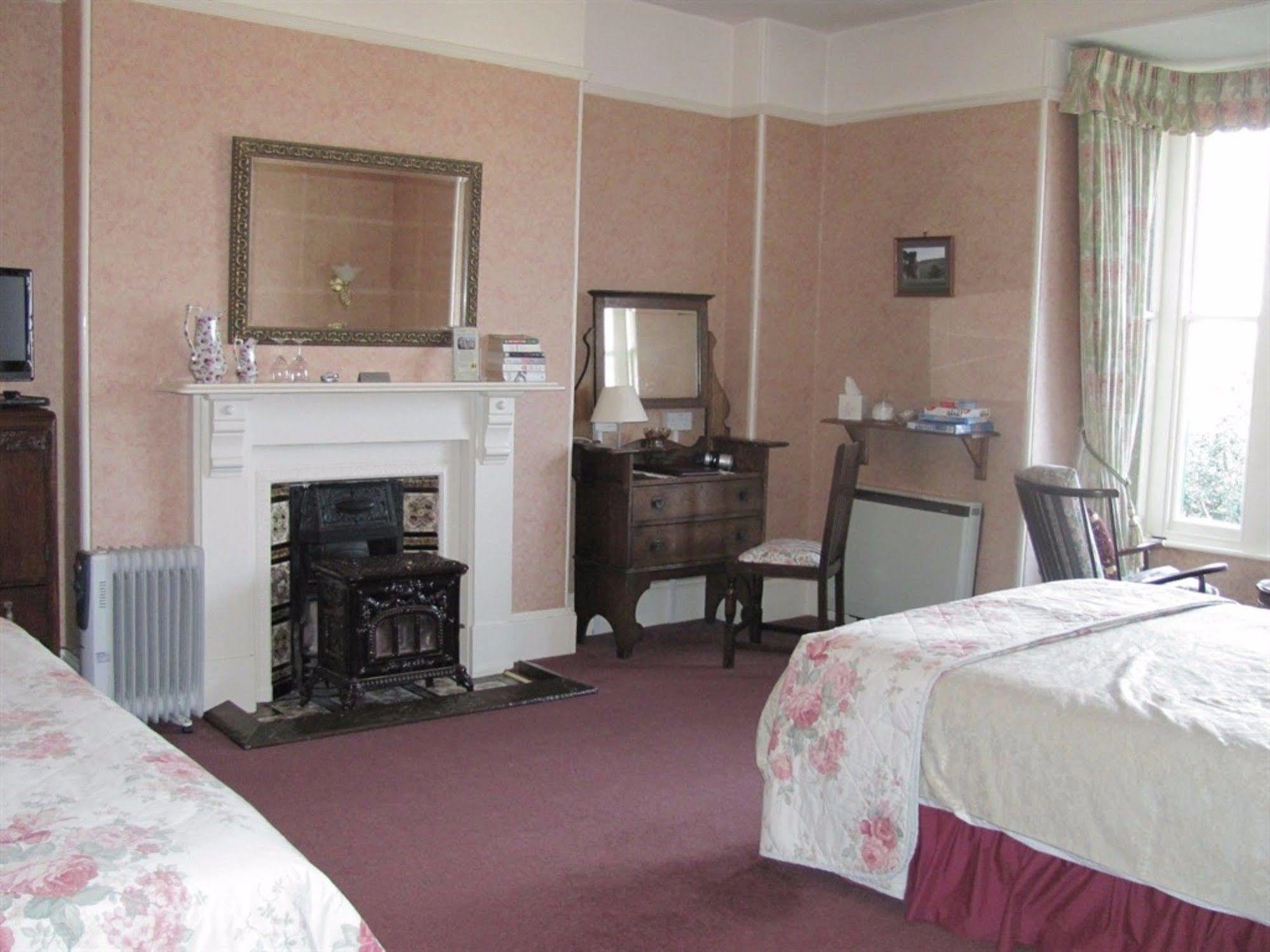 Penrose Bed & Breakfast Lostwithiel Bagian luar foto