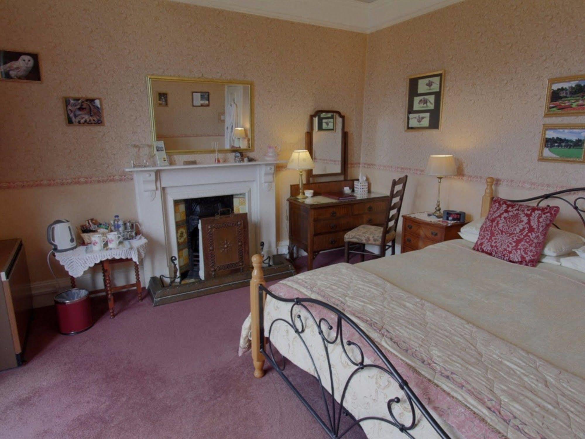 Penrose Bed & Breakfast Lostwithiel Bagian luar foto