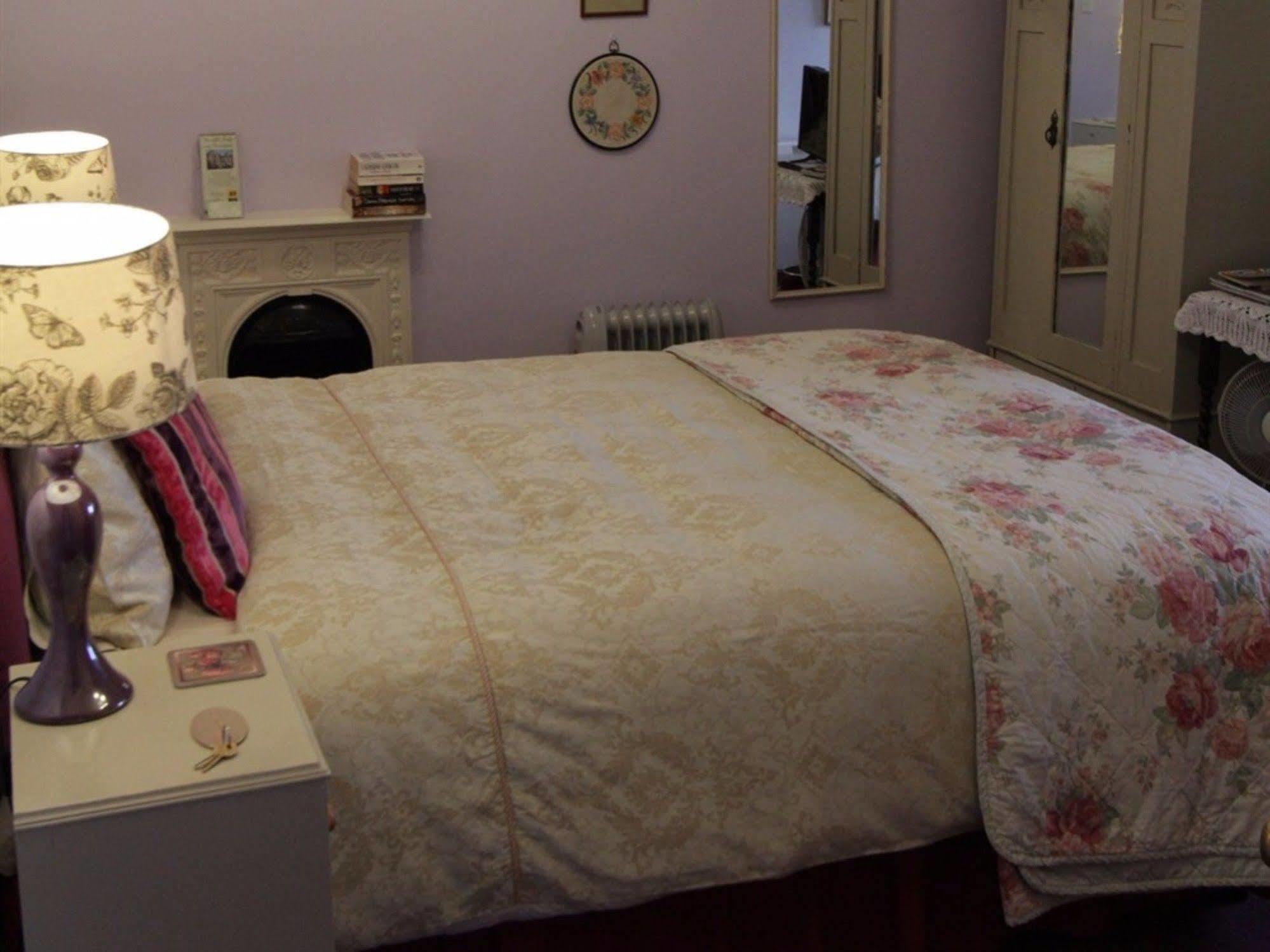 Penrose Bed & Breakfast Lostwithiel Bagian luar foto