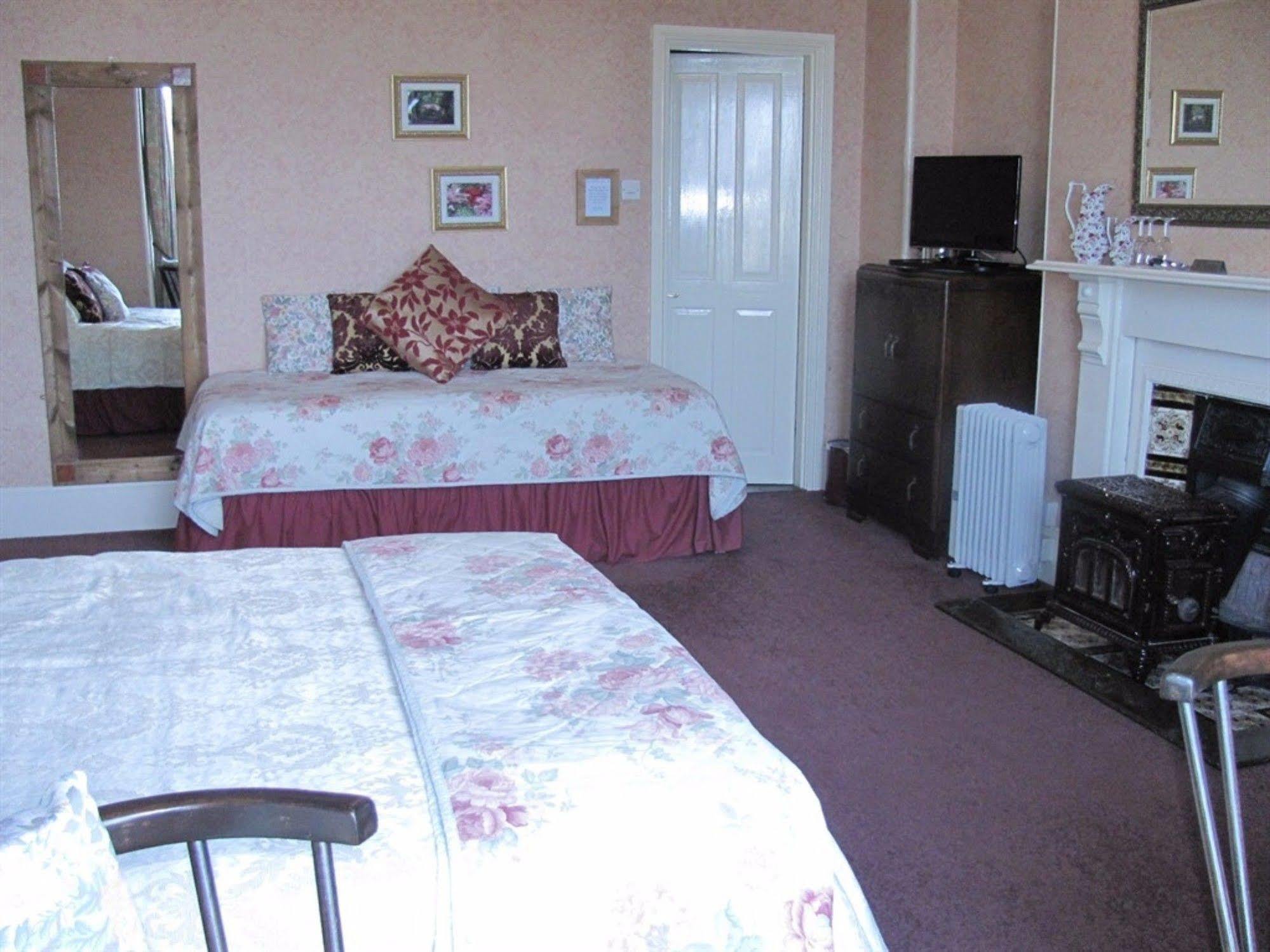 Penrose Bed & Breakfast Lostwithiel Bagian luar foto