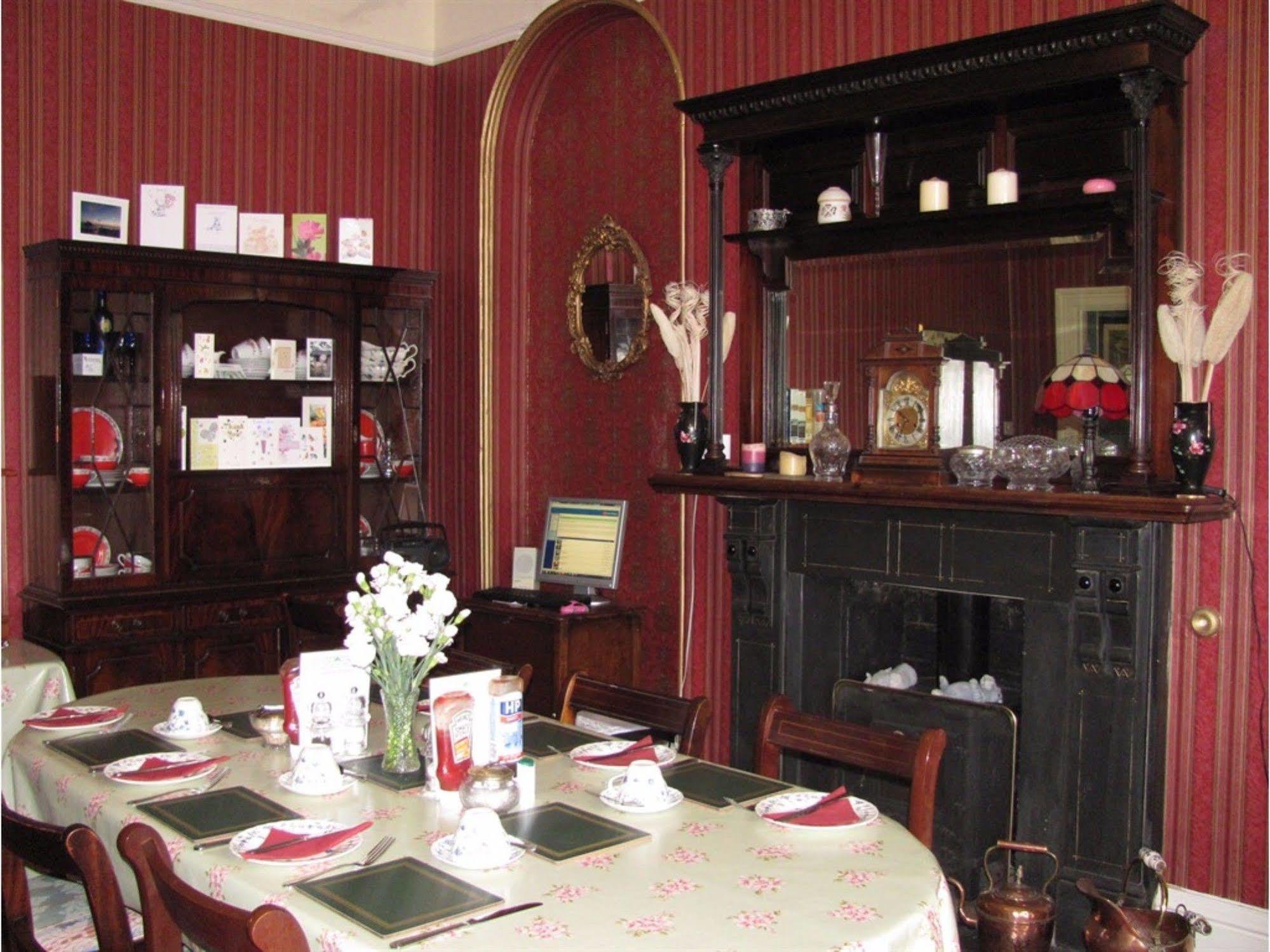 Penrose Bed & Breakfast Lostwithiel Bagian luar foto